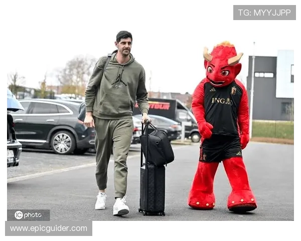 奥布拉克 vs 库尔图瓦：门线反应与身高覆盖的鲜明差异